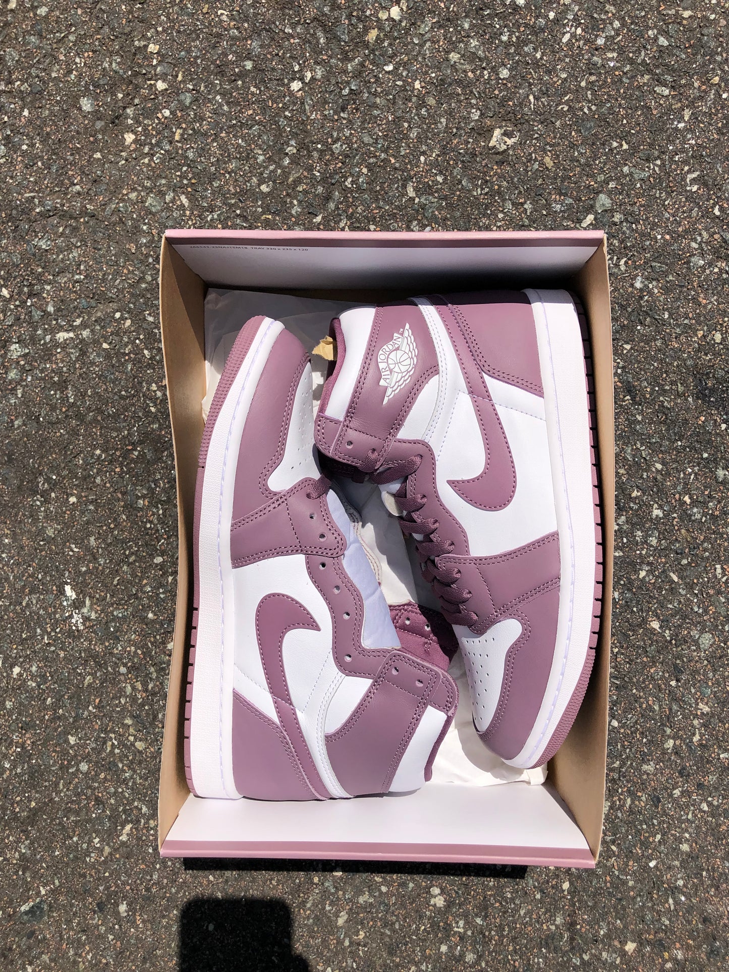 Size 10 Air Jordan 1 Mauve Brand new with og box