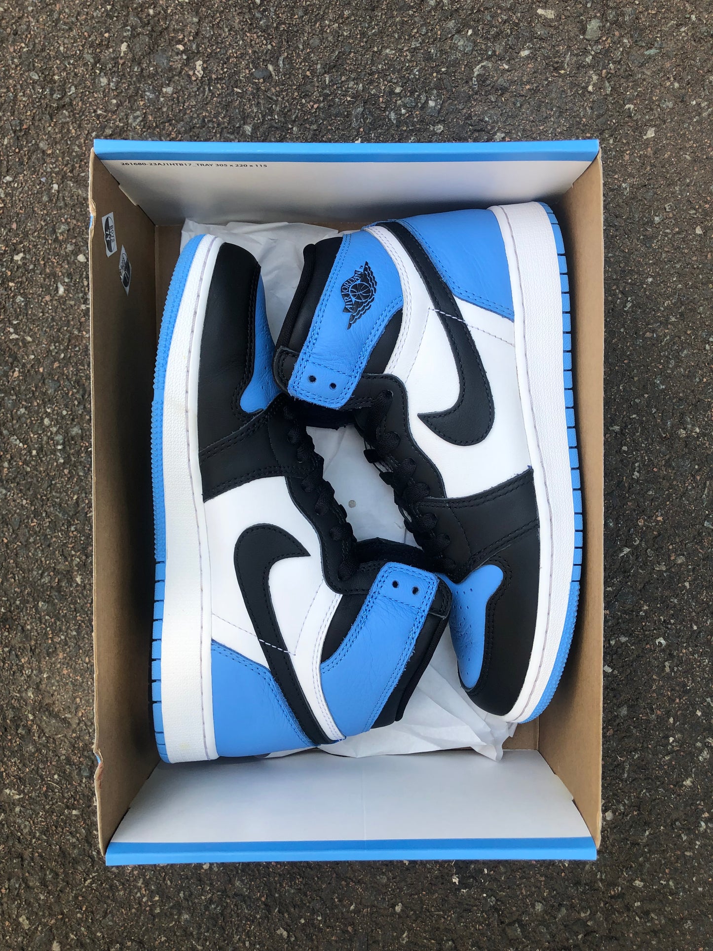 Size 7 Unc air Jordan 1s with og box