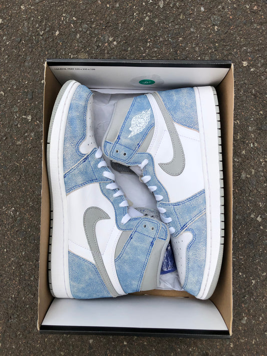 SIZE 11.5 JORDAN 1 HYPER ROYAL WITH OG BOX