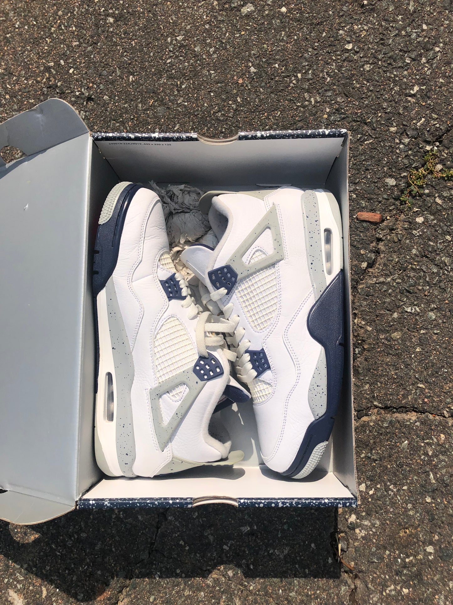 Size 11 Midnight Navy 4s PRE OWNED WITH OG BOX